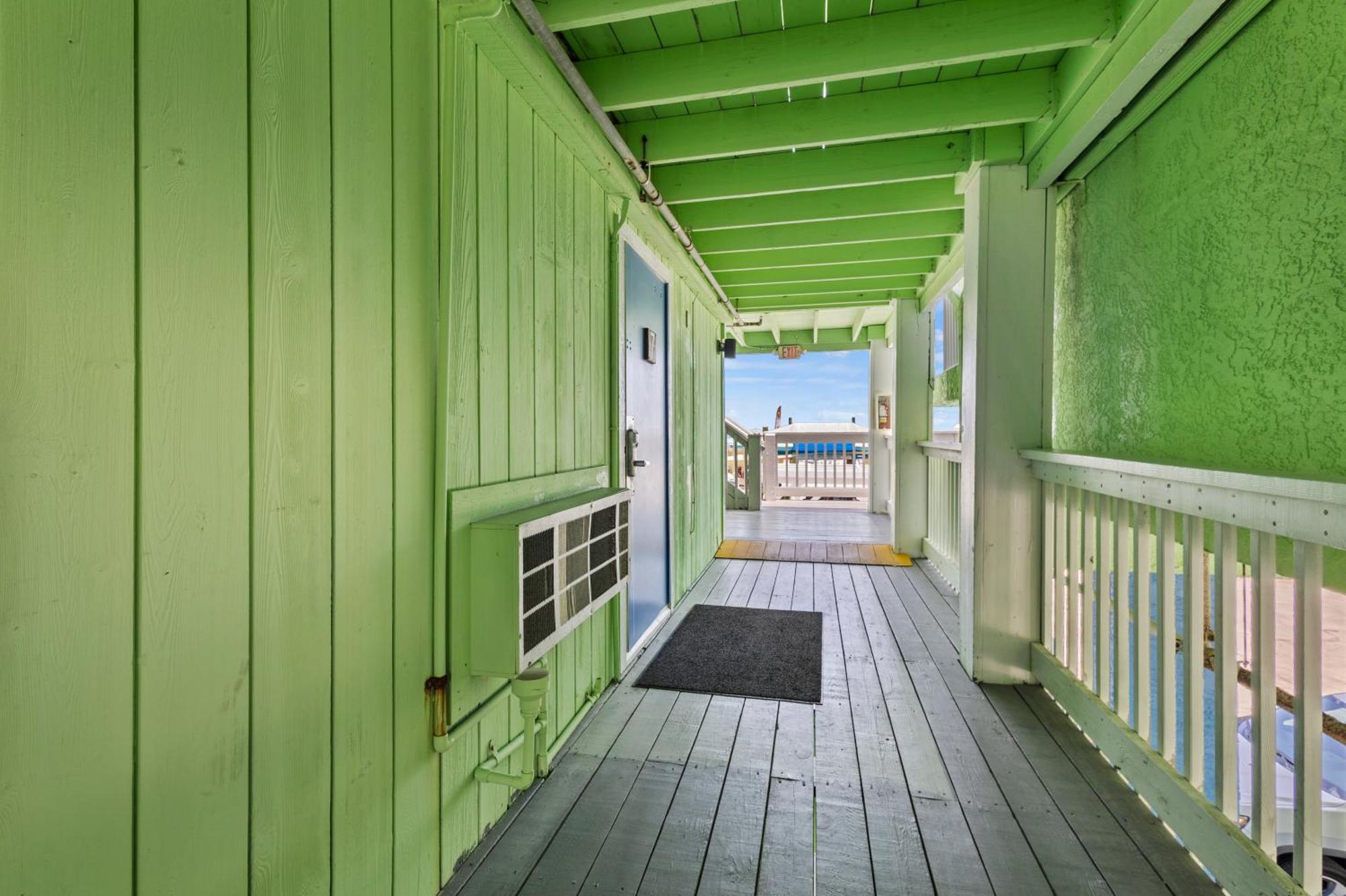 Fort Pierce Oceanfront Inn- Suite- King Bed #6 Bagian luar foto
